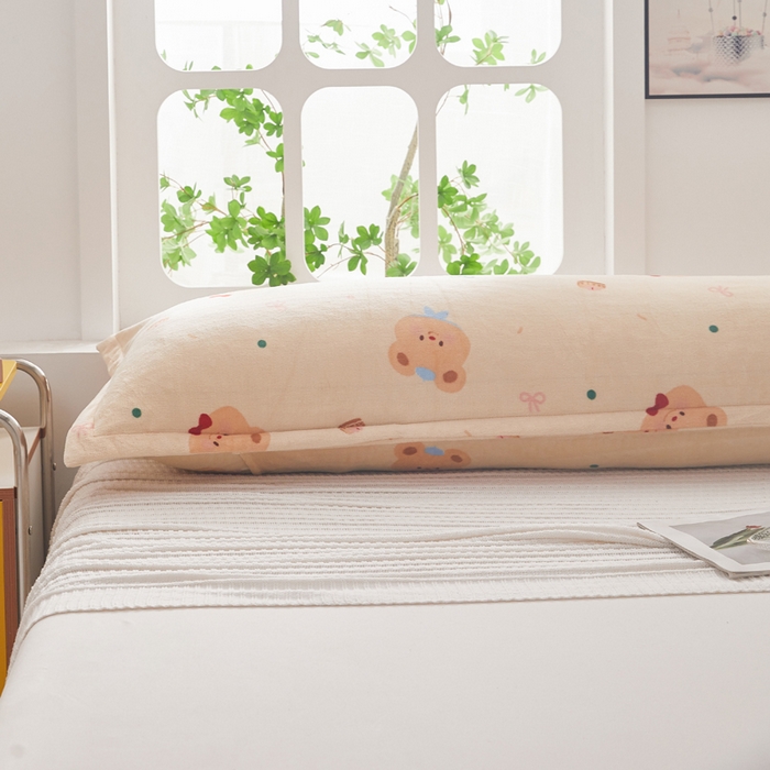 91家纺网 家纺一手货源 找家纺 翎盈家纺 2025新款冬季小清新牛奶绒双人枕套 黄油小熊