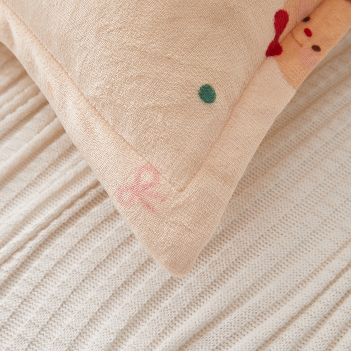 91家纺网 家纺一手货源 找家纺 翎盈家纺 2025新款冬季小清新牛奶绒双人枕套 黄油小熊