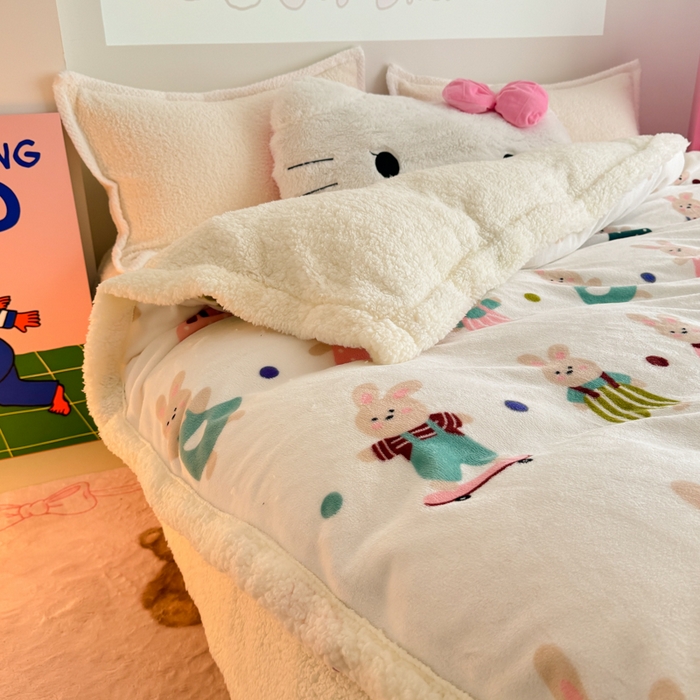 91家纺网 家纺一手货源 找家纺 艾特你 2025新款多功能羊羔绒牛奶绒单毛毯单被套 羊-花间兔