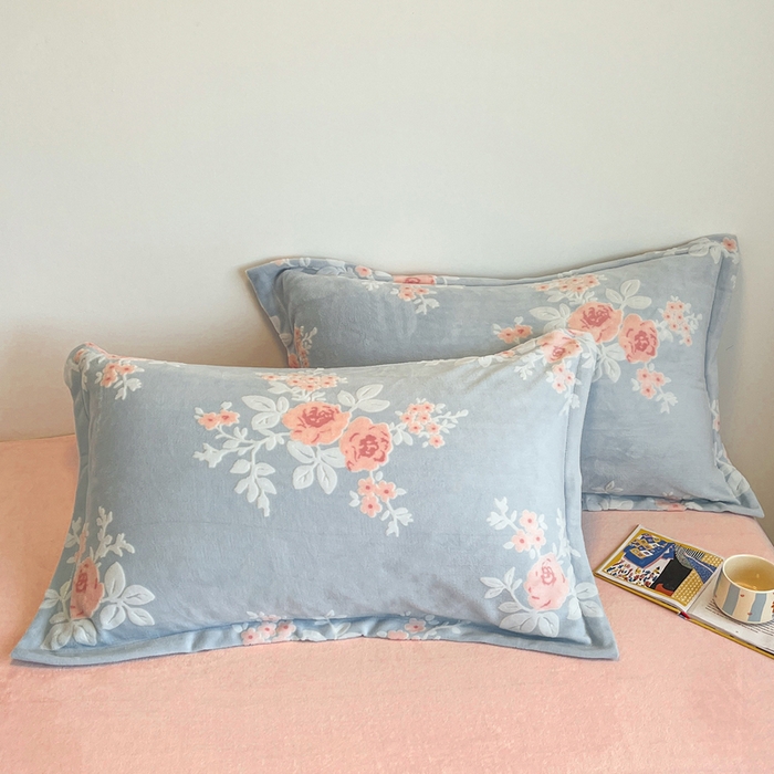 91家纺网 家纺一手货源 找家纺 寐居家纺 2025新款3D烂花牛奶绒四件套 浪漫花语