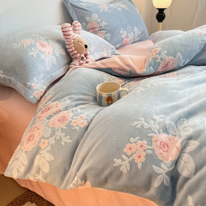 91家纺网 家纺一手货源 找家纺 寐居家纺 2025新款3D烂花牛奶绒四件套 浪漫花语