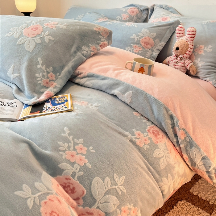 91家纺网 家纺一手货源 找家纺 寐居家纺 2025新款3D烂花牛奶绒四件套 浪漫花语