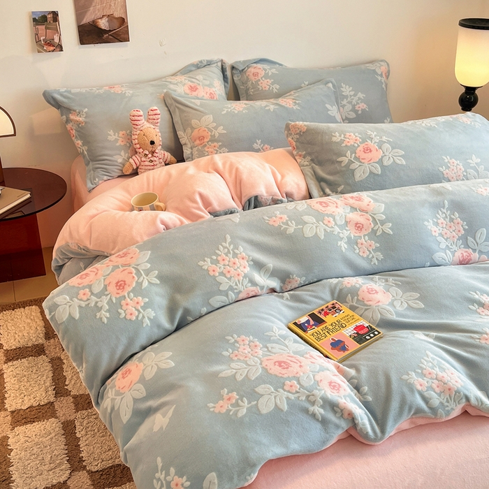 91家纺网 家纺一手货源 找家纺 寐居家纺 2025新款3D烂花牛奶绒四件套 浪漫花语