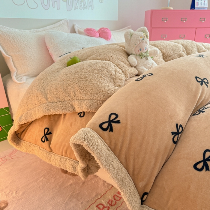 91家纺网 家纺一手货源 找家纺 艾特你 2025新款多功能羊羔绒牛奶绒单毛毯单被套 羊-卡布基诺