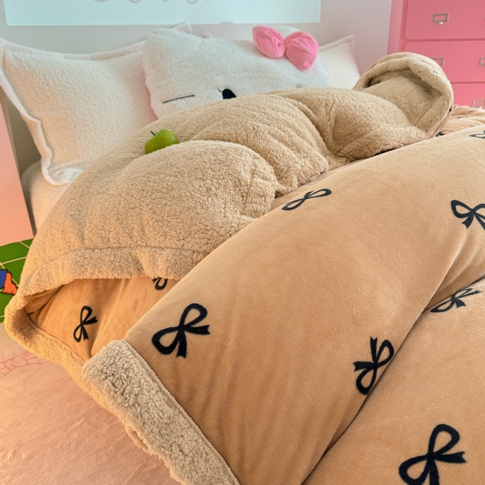 91家纺网 家纺一手货源 找家纺 艾特你 2025新款多功能羊羔绒牛奶绒单毛毯单被套 羊-卡布基诺