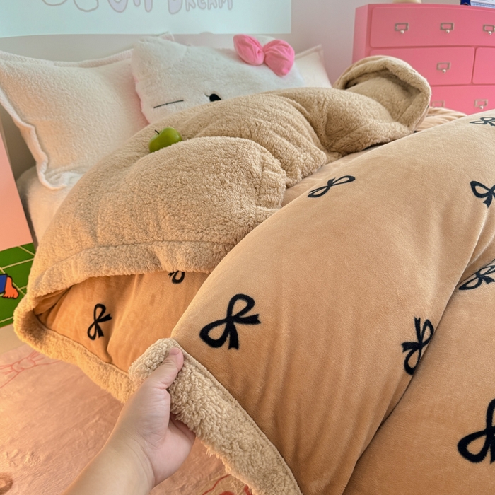 91家纺网 家纺一手货源 找家纺 艾特你 2025新款多功能羊羔绒牛奶绒单毛毯单被套 羊-卡布基诺