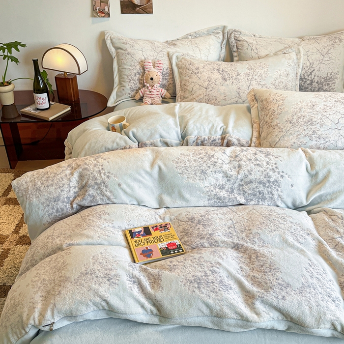 91家纺网 家纺一手货源 找家纺 寐居家纺 2025新款3D烂花牛奶绒四件套 浅梦絮语