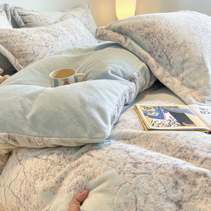 91家纺网 家纺一手货源 找家纺 寐居家纺 2025新款3D烂花牛奶绒四件套 浅梦絮语