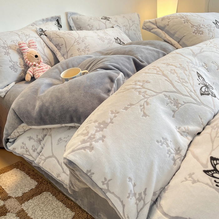 寐居家纺 2025新款3D烂花牛奶绒四件套 枝影蝶梦