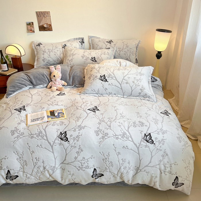 91家纺网 家纺一手货源 找家纺 寐居家纺 2025新款3D烂花牛奶绒四件套 枝影蝶梦