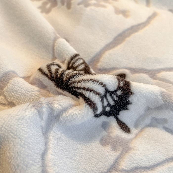 91家纺网 家纺一手货源 找家纺 寐居家纺 2025新款3D烂花牛奶绒四件套 枝影蝶梦