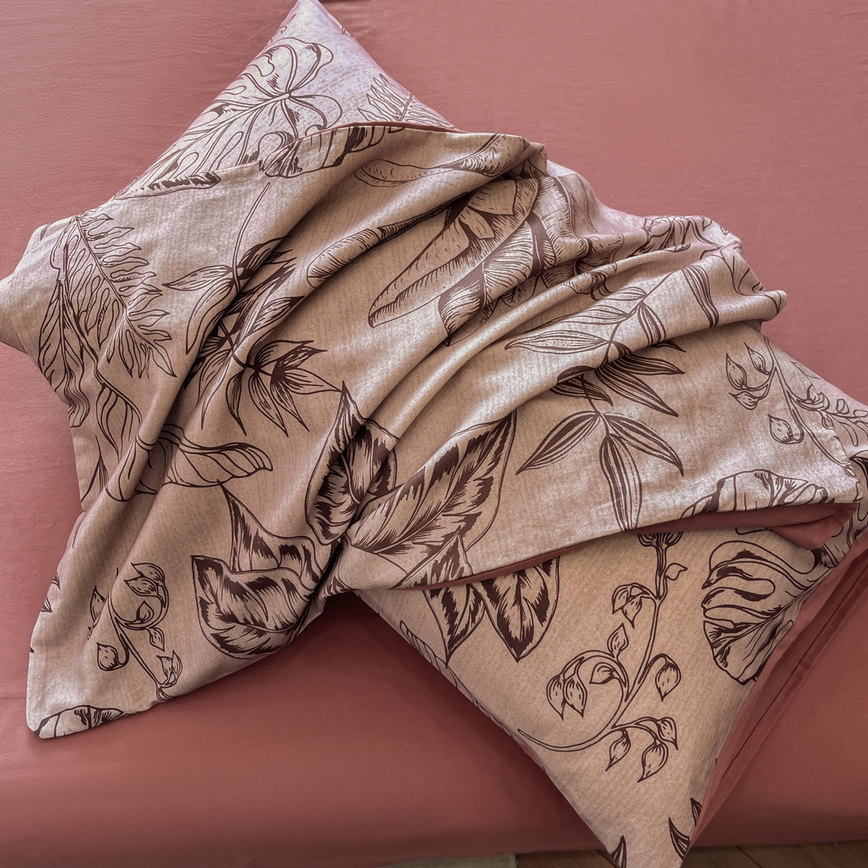 91家纺网 家纺一手货源 找家纺 卧趣家纺 2025秋冬新品法式复古全棉A类磨毛四件套 青釉-红