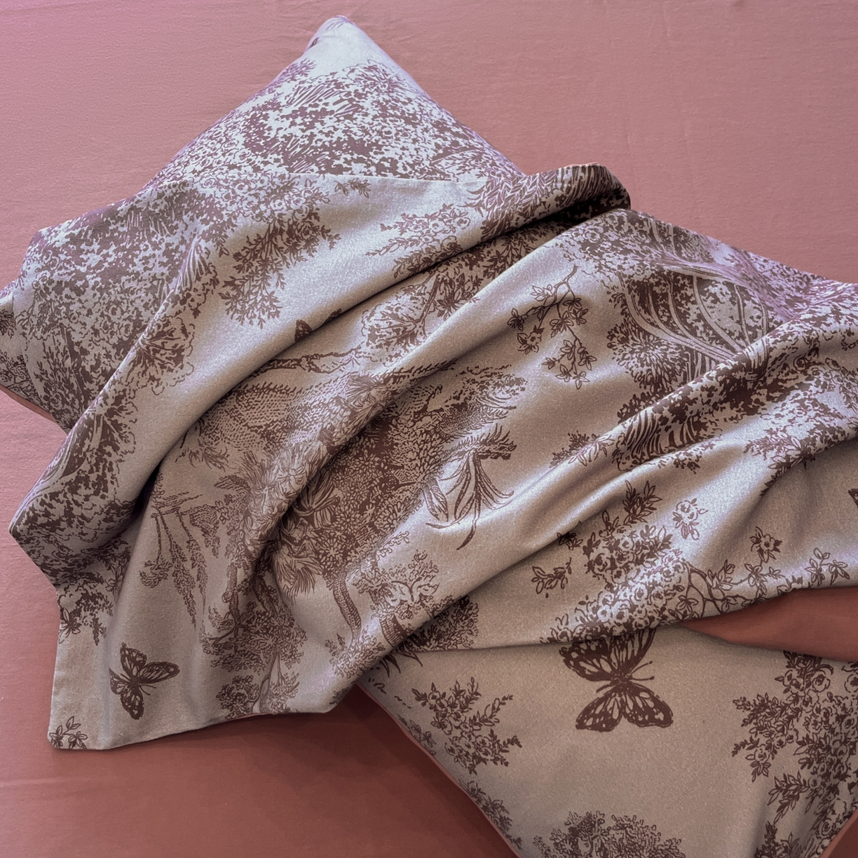 91家纺网 家纺一手货源 找家纺 卧趣家纺 2025秋冬新品法式复古全棉A类磨毛四件套 春烟-红