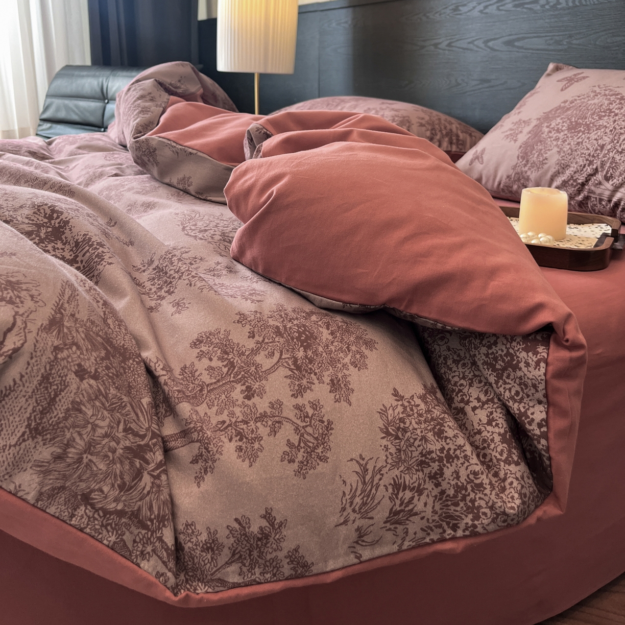 91家纺网 家纺一手货源 找家纺 卧趣家纺 2025秋冬新品法式复古全棉A类磨毛四件套 春烟-红