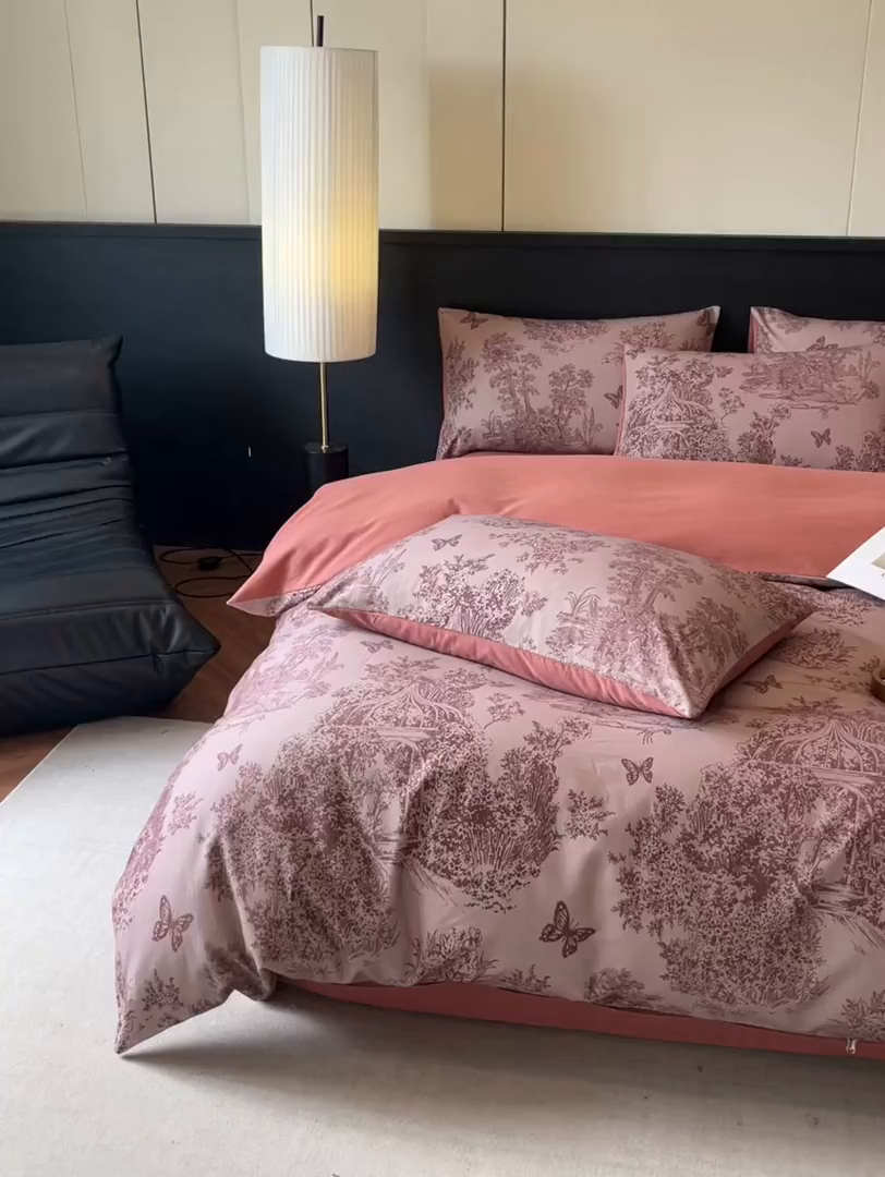 91家纺网 家纺一手货源 找家纺 卧趣家纺 2025秋冬新品法式复古全棉A类磨毛四件套 春烟-红