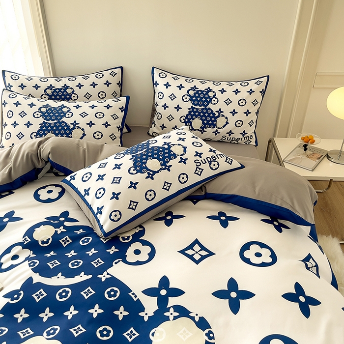 91家纺网 家纺一手货源 找家纺 色鬼布艺高端家居主号 2025秋冬新款网红款水洗棉四季款四件套 公仔蓝