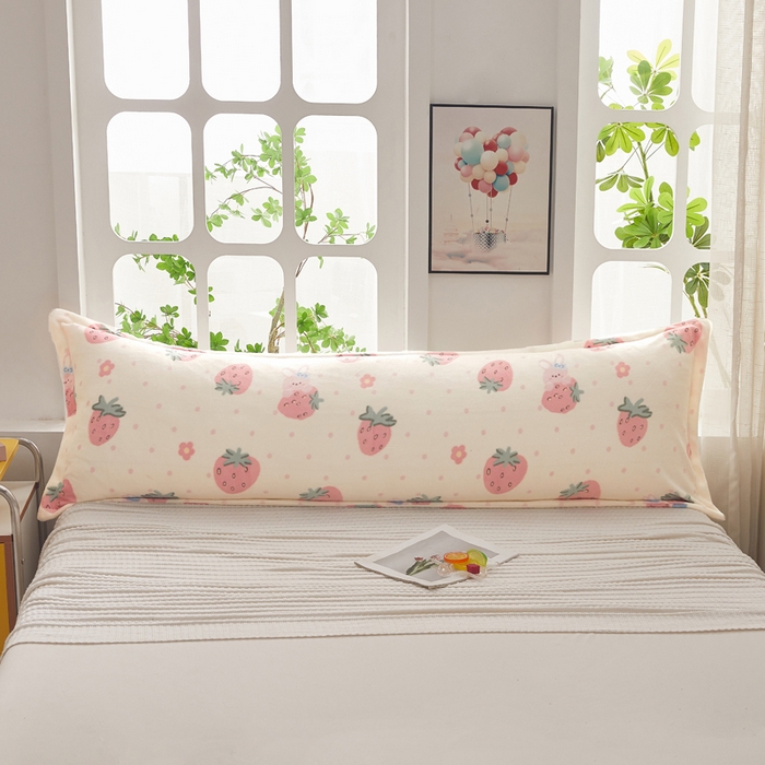 91家纺网 家纺一手货源 找家纺 翎盈家纺 2025新款冬季小清新牛奶绒双人枕套 奶油草莓