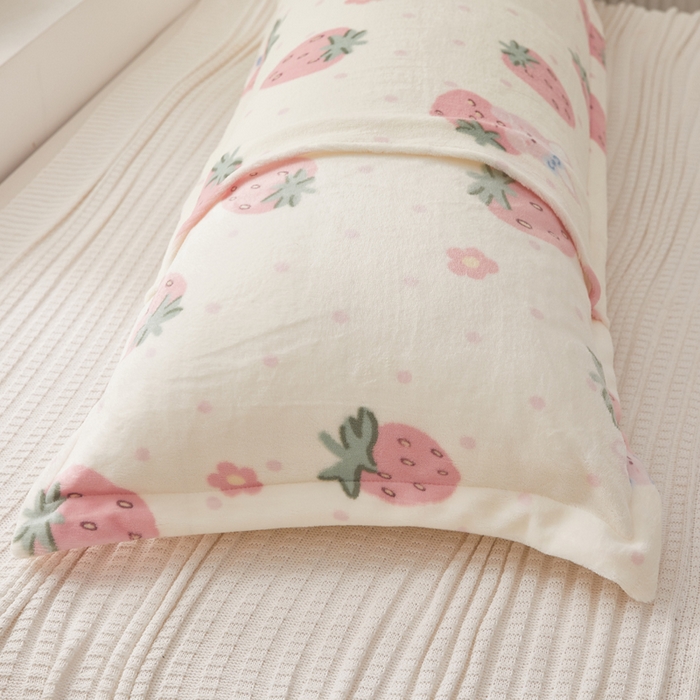 91家纺网 家纺一手货源 找家纺 翎盈家纺 2025新款冬季小清新牛奶绒双人枕套 奶油草莓