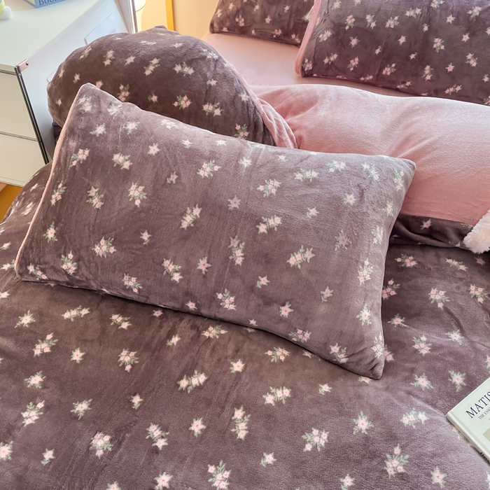 91家纺网 家纺一手货源 找家纺 弗苓家纺 2025新款加厚保暖双面牛奶绒四件套 香草紫花