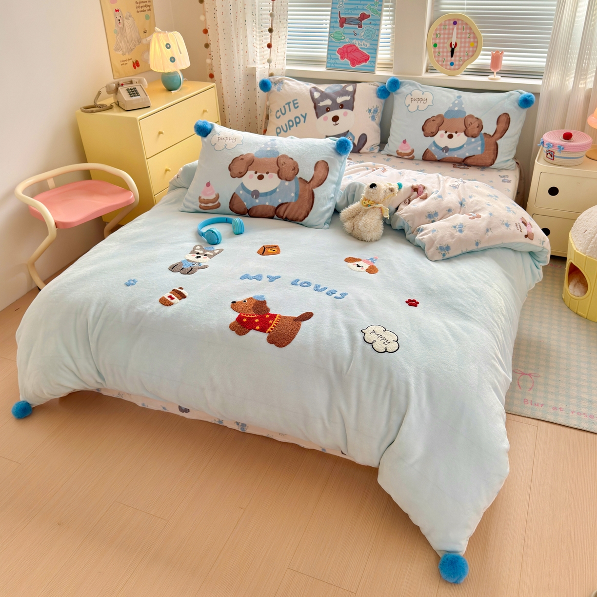 91家纺网 家纺一手货源 找家纺 寐居家纺 2025新款毛球毛巾绣牛奶绒四件套 毛球球·巴克汪仔