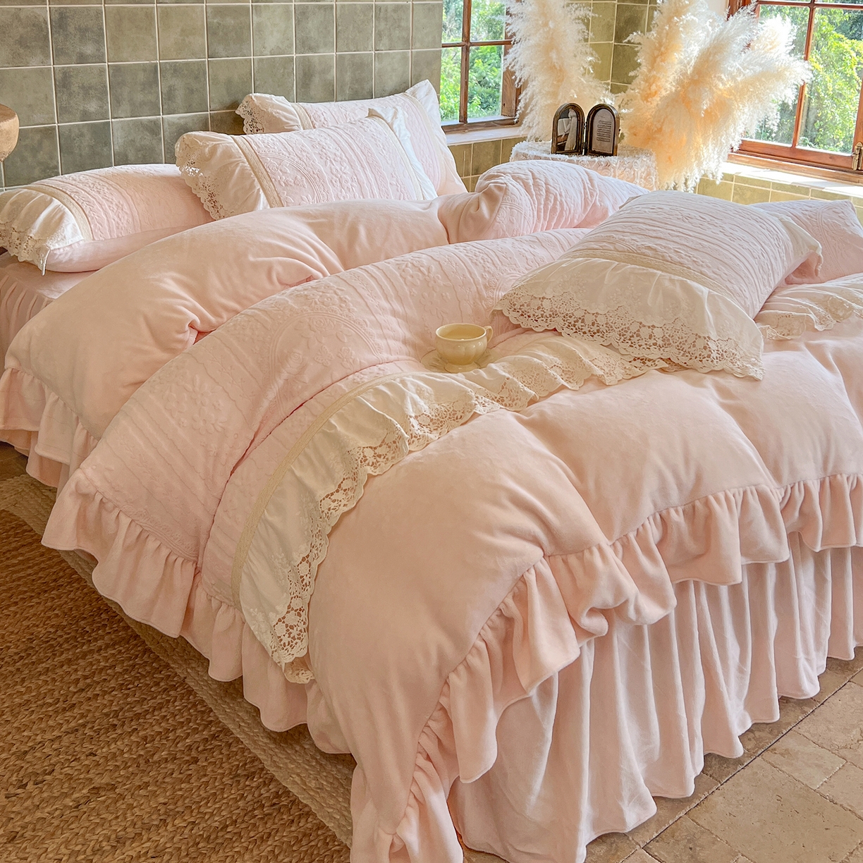 （总）好儿喜家纺 2025新款法式雕花牛奶绒四件套床裙款-偏爱系列