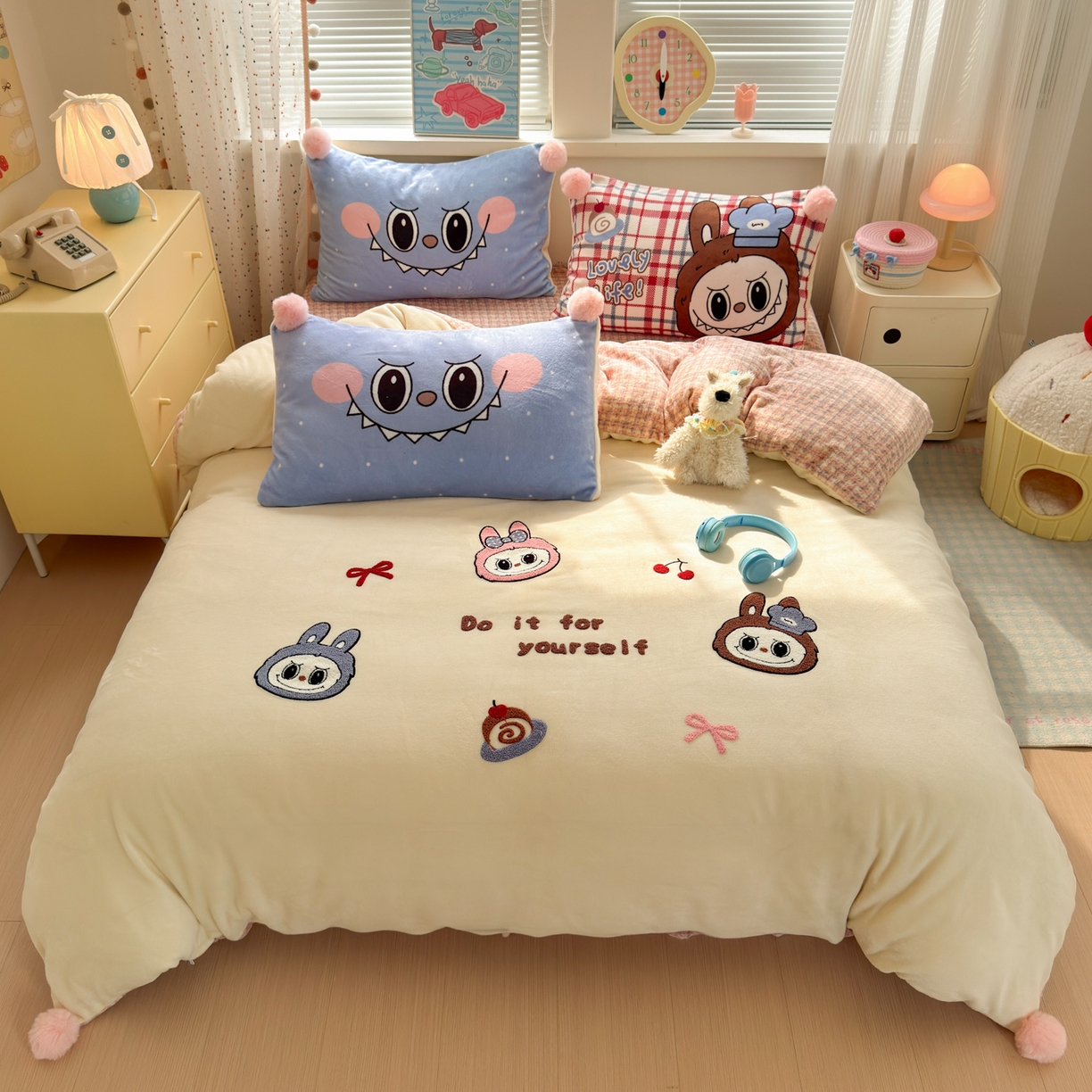 91家纺网 家纺一手货源 找家纺 寐居家纺 2025新款毛球毛巾绣牛奶绒四件套 毛球球·奶黄拉布