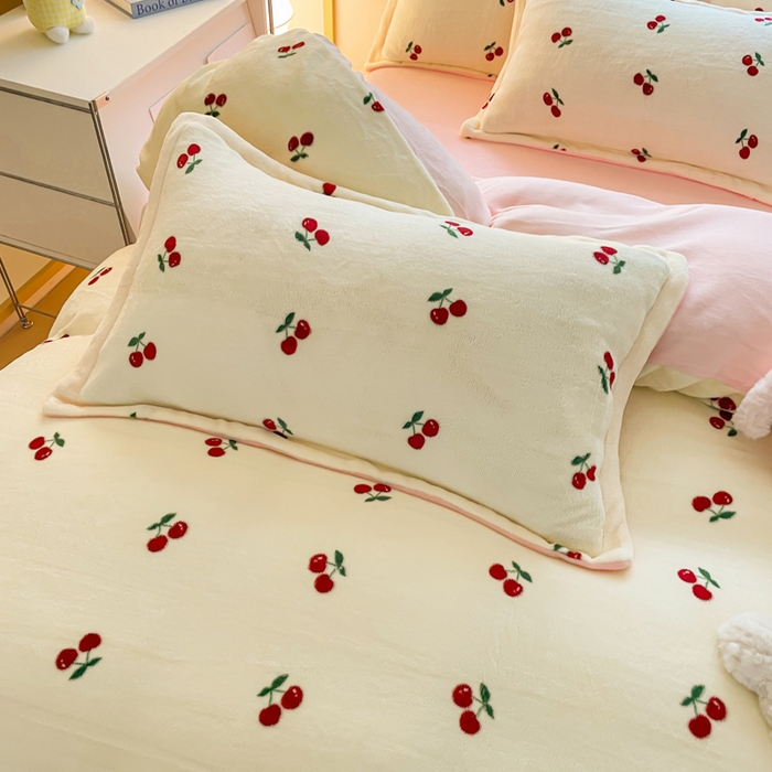 91家纺网 家纺一手货源 找家纺 弗苓家纺 2025新款加厚保暖双面牛奶绒四件套 樱桃派