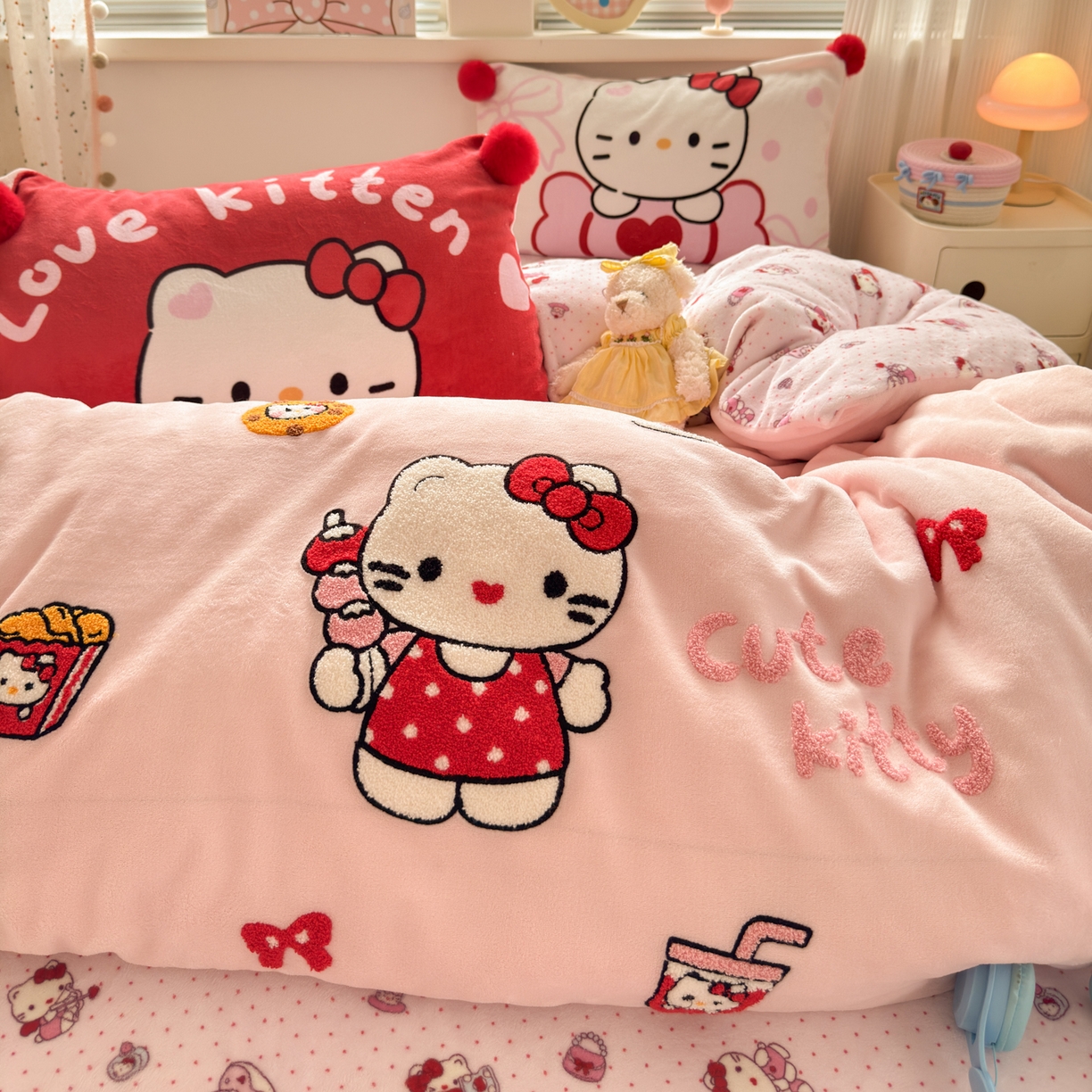 91家纺网 家纺一手货源 找家纺 寐居家纺 2025新款毛球毛巾绣牛奶绒四件套 毛球球·心动KT喵