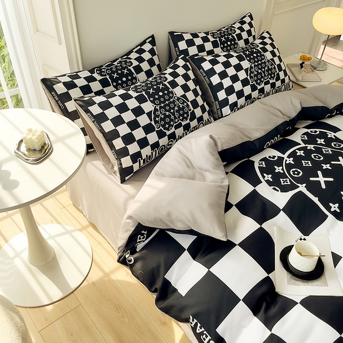 91家纺网 家纺一手货源 找家纺 色鬼布艺高端家居主号 2025秋冬新款网红款水洗棉四季款四件套 棋盘格公仔
