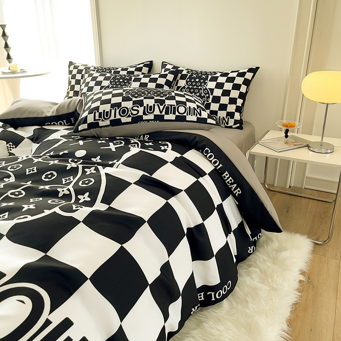 91家纺网 家纺一手货源 找家纺 色鬼布艺高端家居主号 2025秋冬新款网红款水洗棉四季款四件套 棋盘格公仔