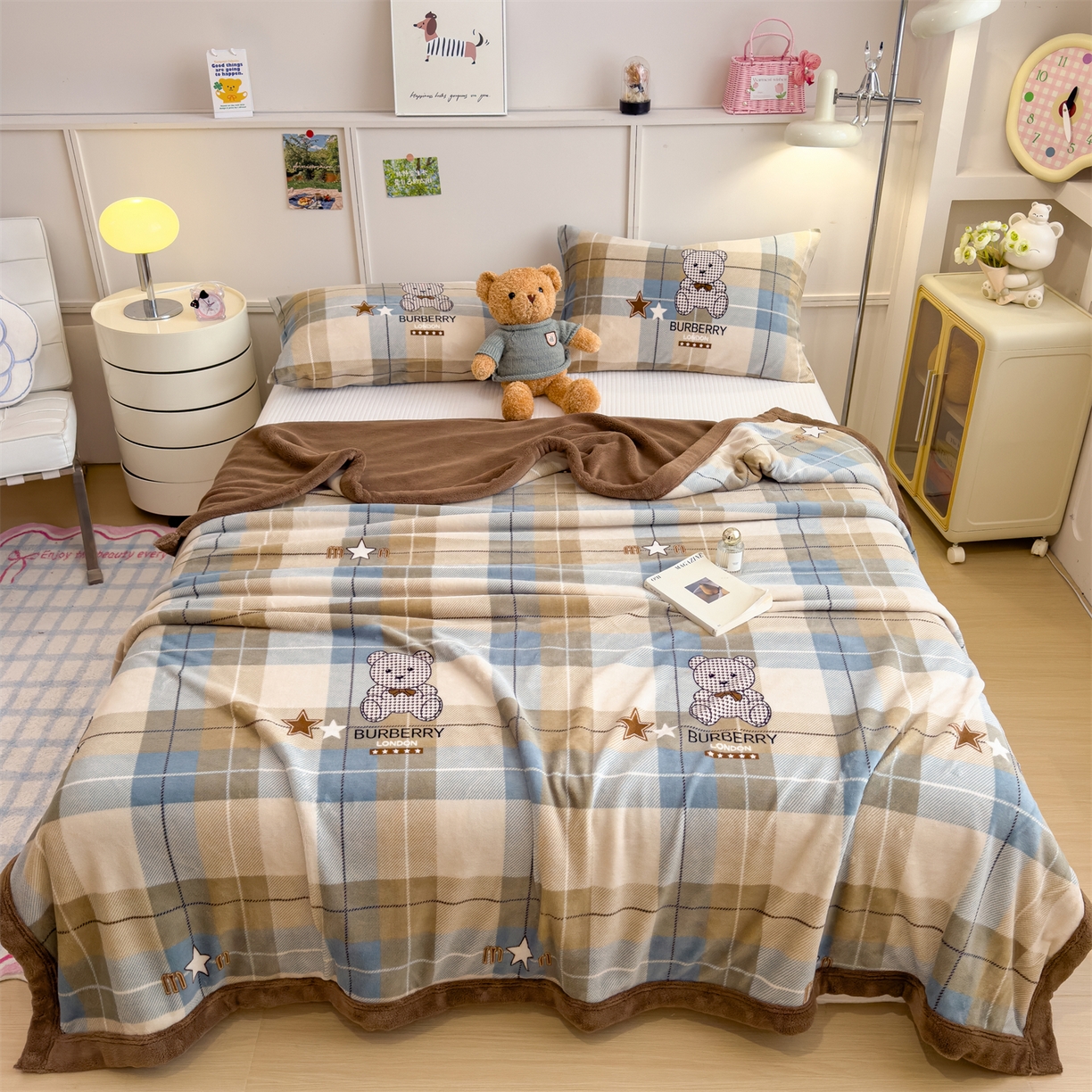 91家纺网 家纺一手货源 找家纺 慕木家纺 2025新款高克重印花牛奶绒云锦绒双层毛毯毛毯毯子（可供跨境提供买家秀） 双层毛毯-绿格熊+咖