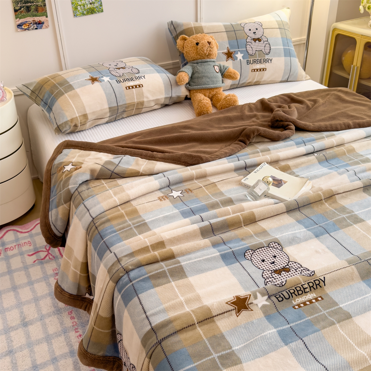 91家纺网 家纺一手货源 找家纺 慕木家纺 2025新款高克重印花牛奶绒云锦绒双层毛毯毛毯毯子（可供跨境提供买家秀） 双层毛毯-绿格熊+咖