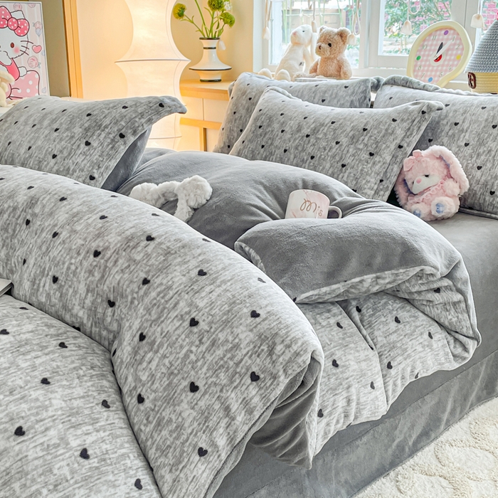 91家纺网 家纺一手货源 找家纺 典曼家纺 2025新款加厚保暖双面牛奶绒四件套 心动-灰