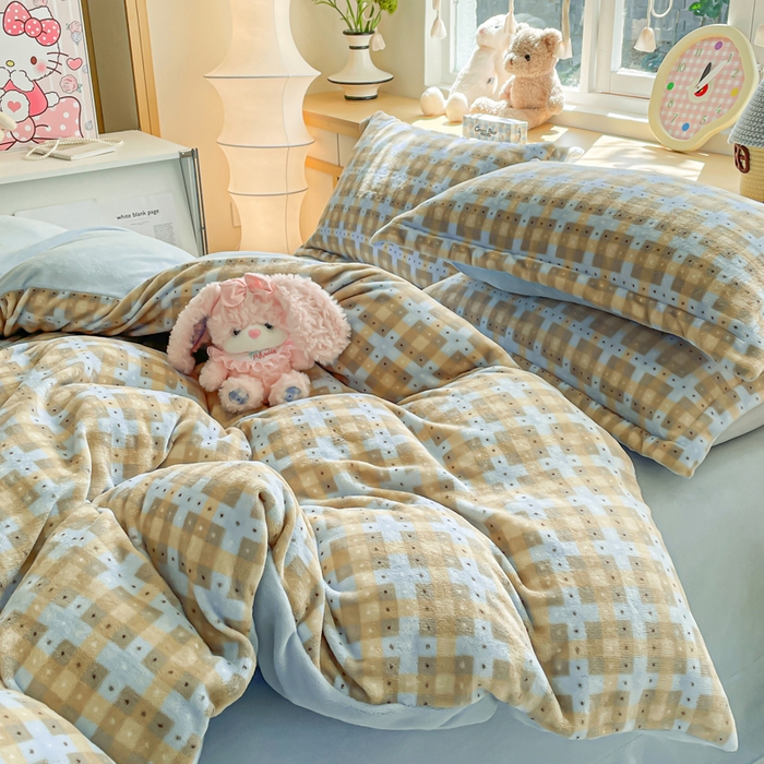 91家纺网 家纺一手货源 找家纺 典曼家纺 2025新款加厚保暖双面牛奶绒四件套 奶咖格蓝