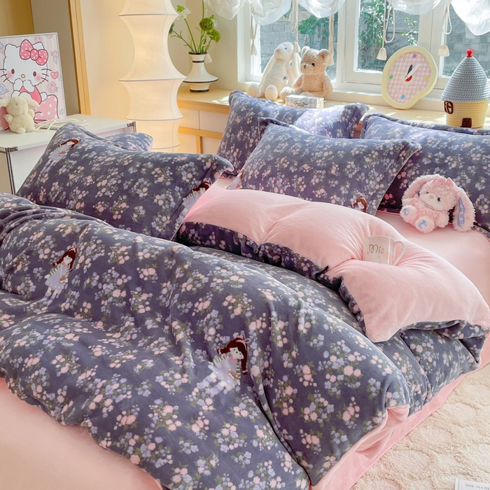 91家纺网 家纺一手货源 找家纺 典曼家纺 2025新款加厚保暖双面牛奶绒四件套 爱丽丝花园