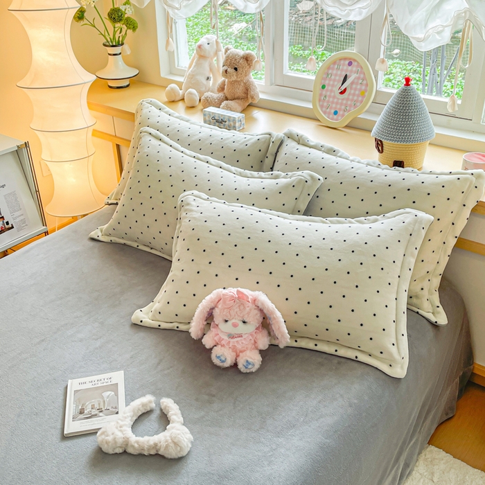 91家纺网 家纺一手货源 找家纺 典曼家纺 2025新款加厚保暖双面牛奶绒四件套 小点点