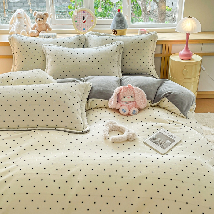91家纺网 家纺一手货源 找家纺 典曼家纺 2025新款加厚保暖双面牛奶绒四件套 小点点