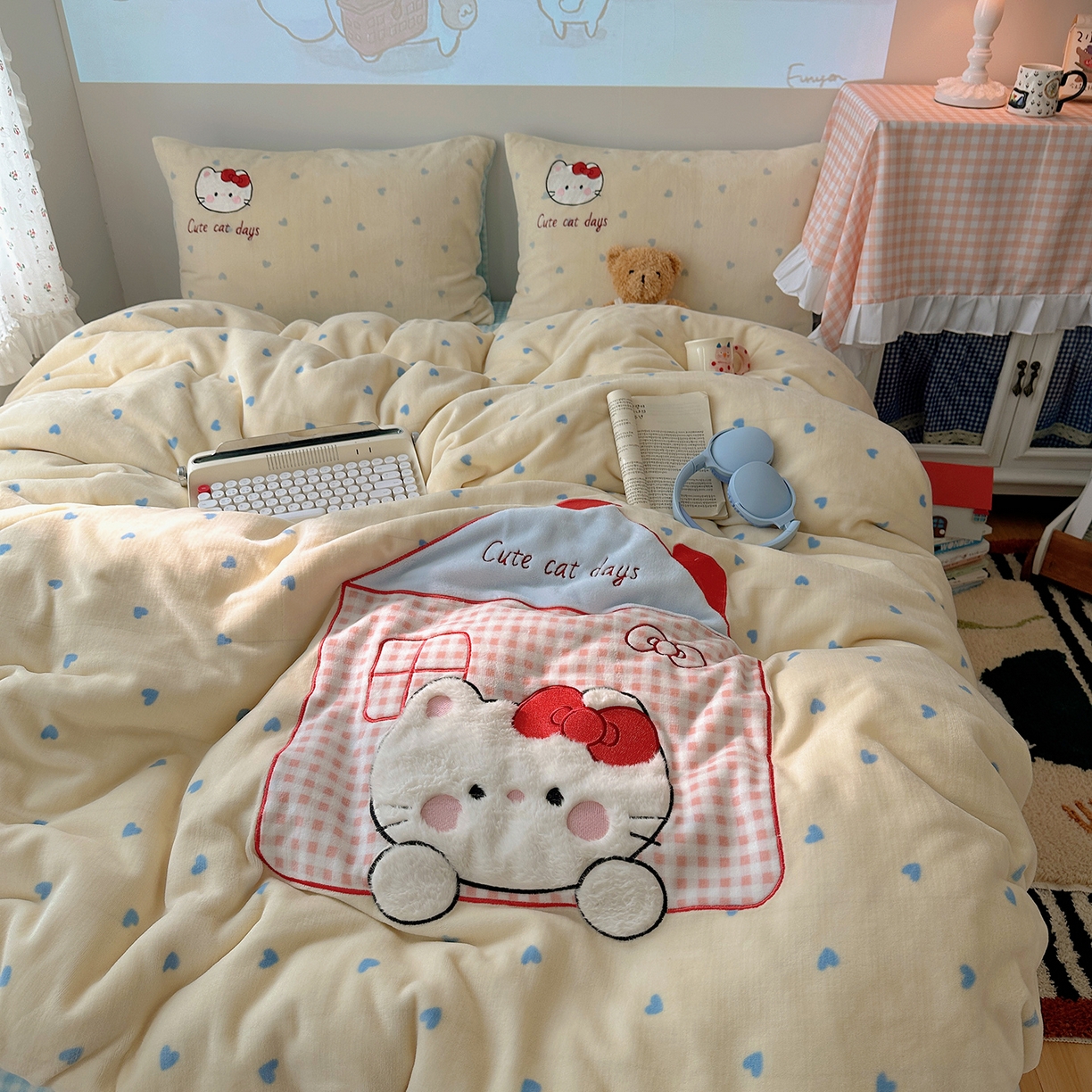 91家纺网 家纺一手货源 找家纺 （总）桃子家居 2025新款A类兔毛贴布绣刺绣牛奶绒四件套