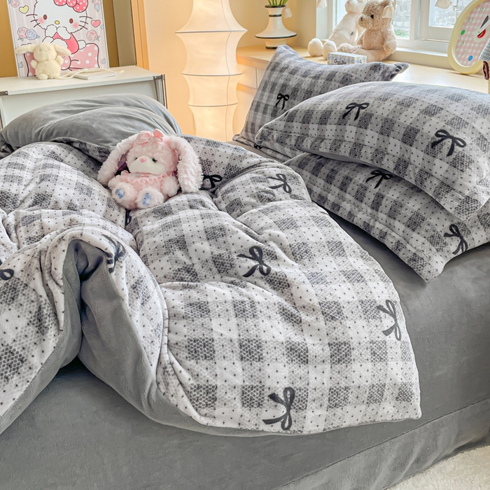 91家纺网 家纺一手货源 找家纺 典曼家纺 2025新款加厚保暖双面牛奶绒四件套 方糖蝴蝶结