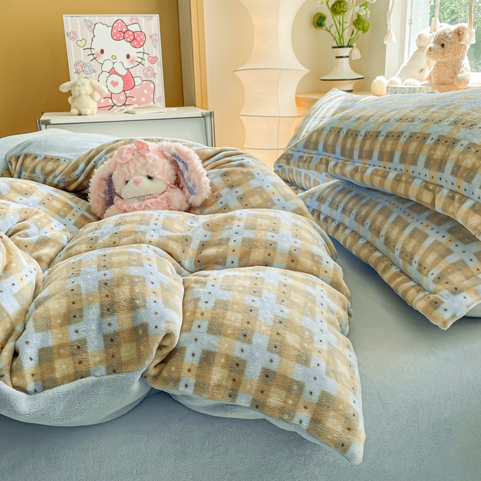 91家纺网 家纺一手货源 找家纺 典曼家纺 2025新款加厚保暖双面牛奶绒四件套 奶咖格蓝