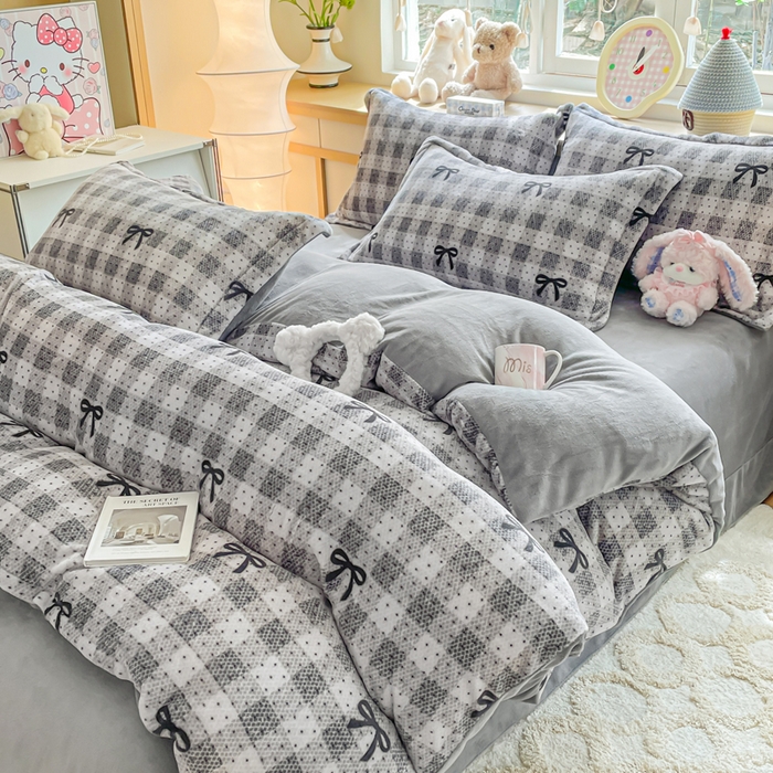 91家纺网 家纺一手货源 找家纺 典曼家纺 2025新款加厚保暖双面牛奶绒四件套 方糖蝴蝶结