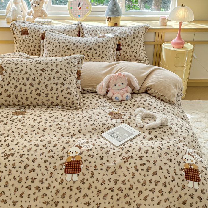 91家纺网 家纺一手货源 找家纺 典曼家纺 2025新款加厚保暖双面牛奶绒四件套 布偶兔兔