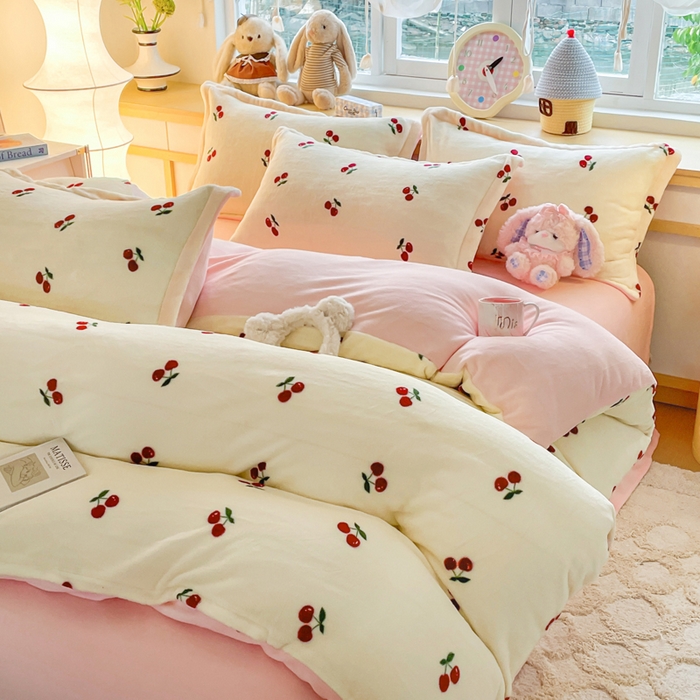 91家纺网 家纺一手货源 找家纺 典曼家纺 2025新款加厚保暖双面牛奶绒四件套 樱桃派