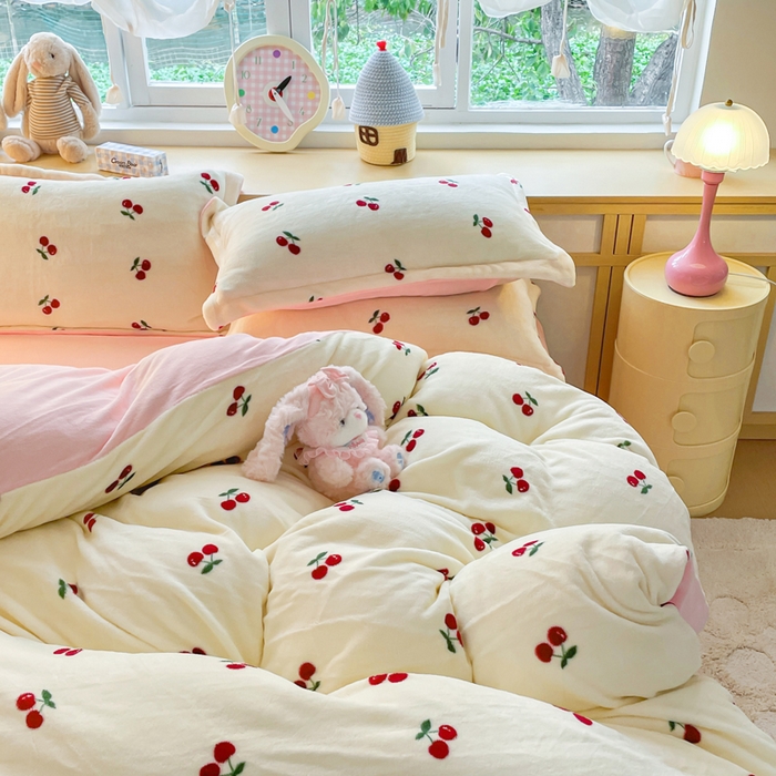 91家纺网 家纺一手货源 找家纺 典曼家纺 2025新款加厚保暖双面牛奶绒四件套 樱桃派