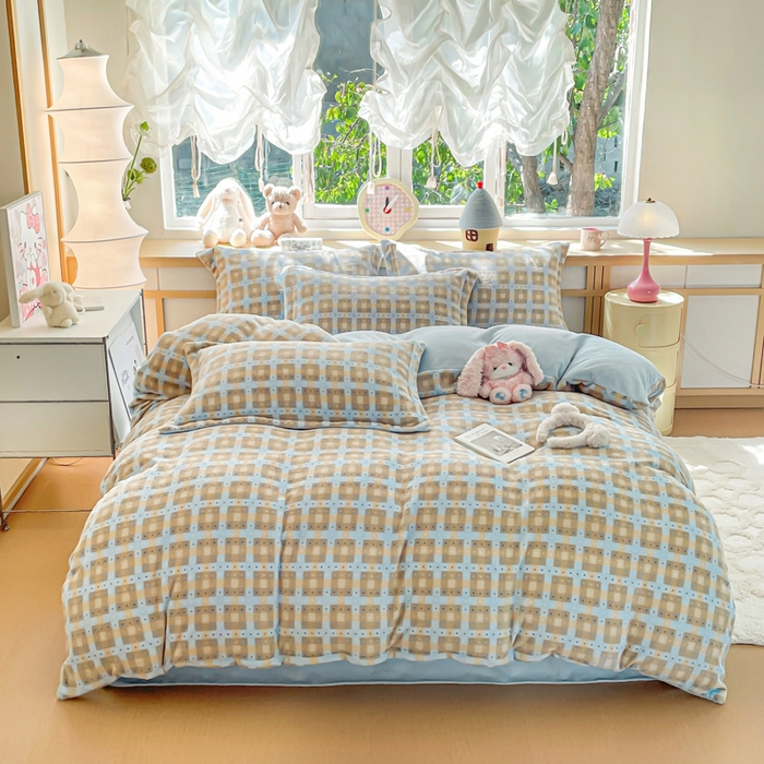 91家纺网 家纺一手货源 找家纺 典曼家纺 2025新款加厚保暖双面牛奶绒四件套 奶咖格蓝