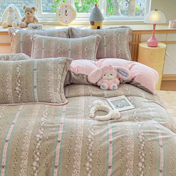 91家纺网 家纺一手货源 找家纺 典曼家纺 2025新款加厚保暖双面牛奶绒四件套 南法假日