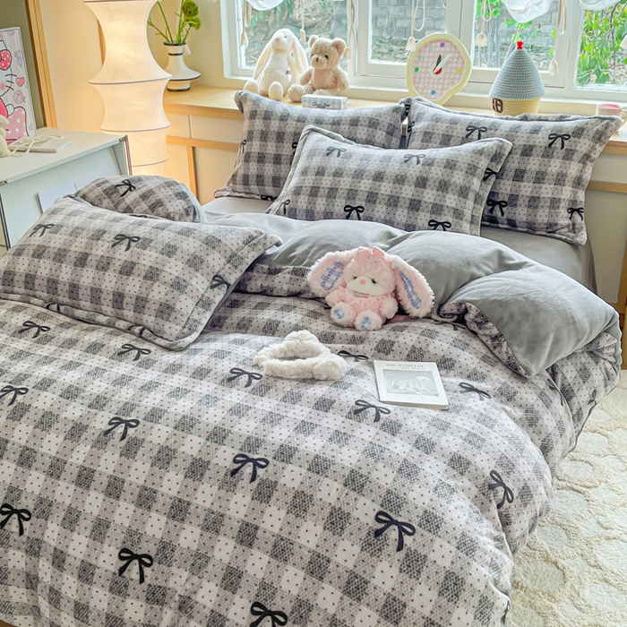 91家纺网 家纺一手货源 找家纺 典曼家纺 2025新款加厚保暖双面牛奶绒四件套 方糖蝴蝶结