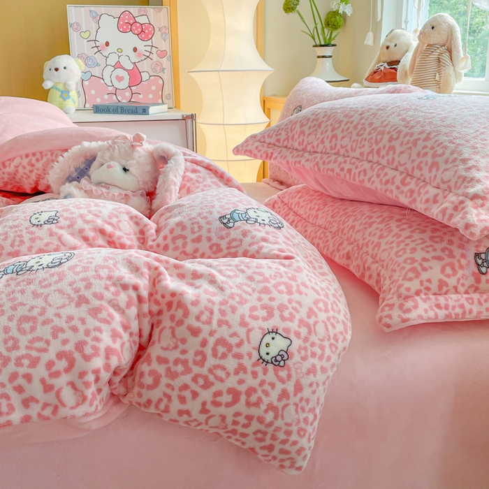 91家纺网 家纺一手货源 找家纺 典曼家纺 2025新款加厚保暖双面牛奶绒四件套 豹纹KT-粉