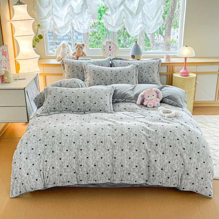 91家纺网 家纺一手货源 找家纺 典曼家纺 2025新款加厚保暖双面牛奶绒四件套 心动-灰