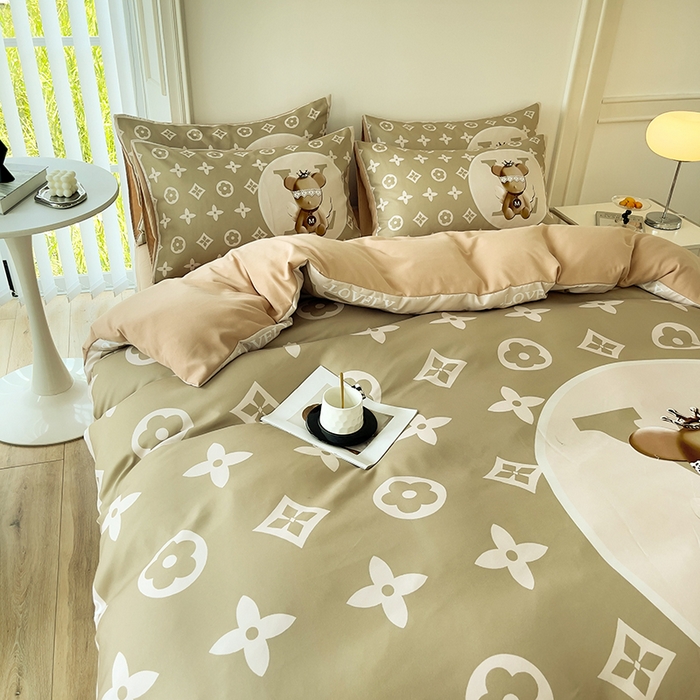 91家纺网 家纺一手货源 找家纺 色鬼布艺高端家居主号 2025秋冬新款网红款水洗棉四季款四件套 天使熊-咖